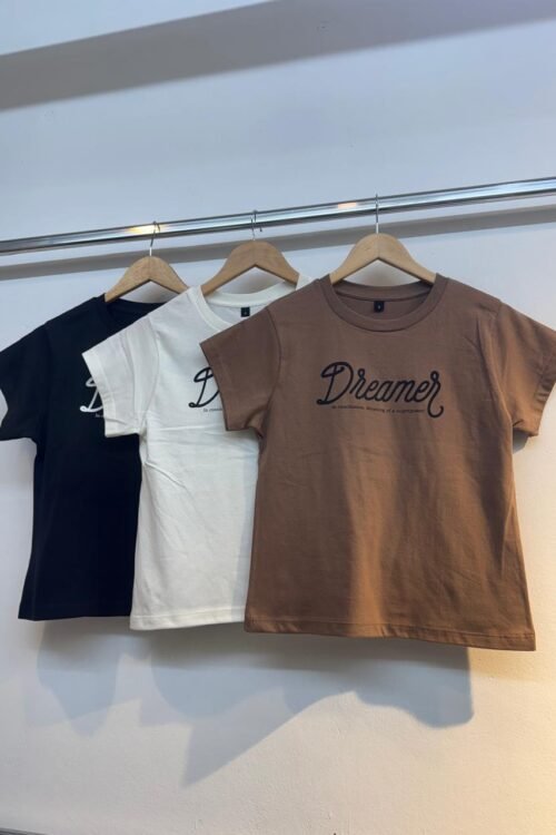 REMERA BASICA “DREAMER”